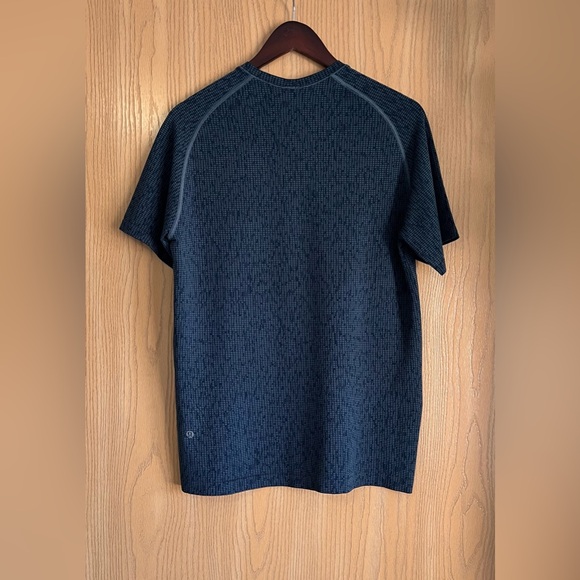 Lululemon | Men’s Medium | Blue Lightweight Short Sleeve Stretch Workout Shirt - Picture 2 of 7